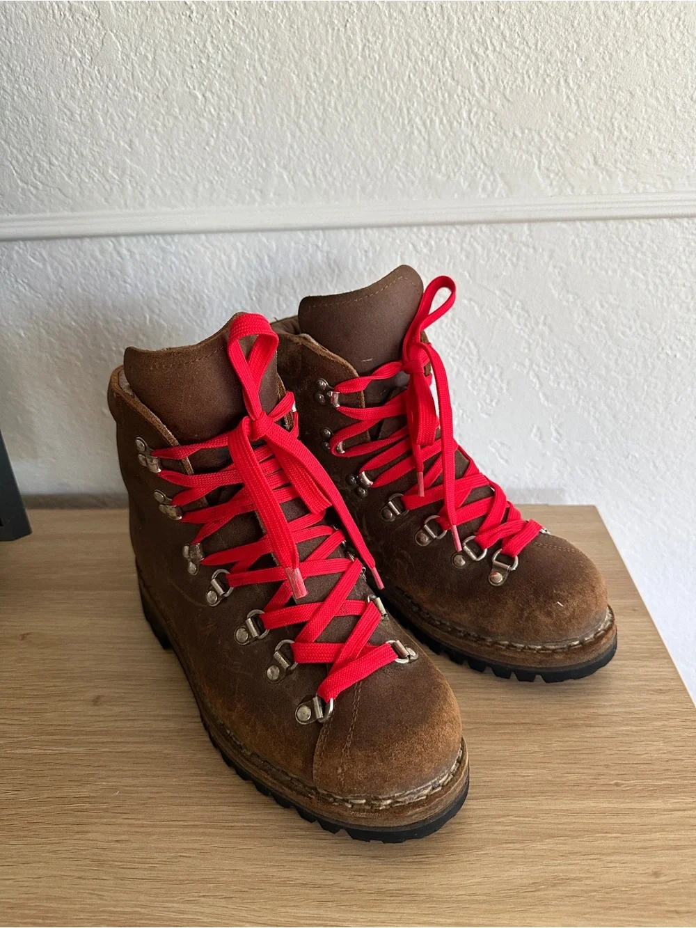Vintage Raichle Leather Hiking Mountaineering boots 7 M Made in Switzerland